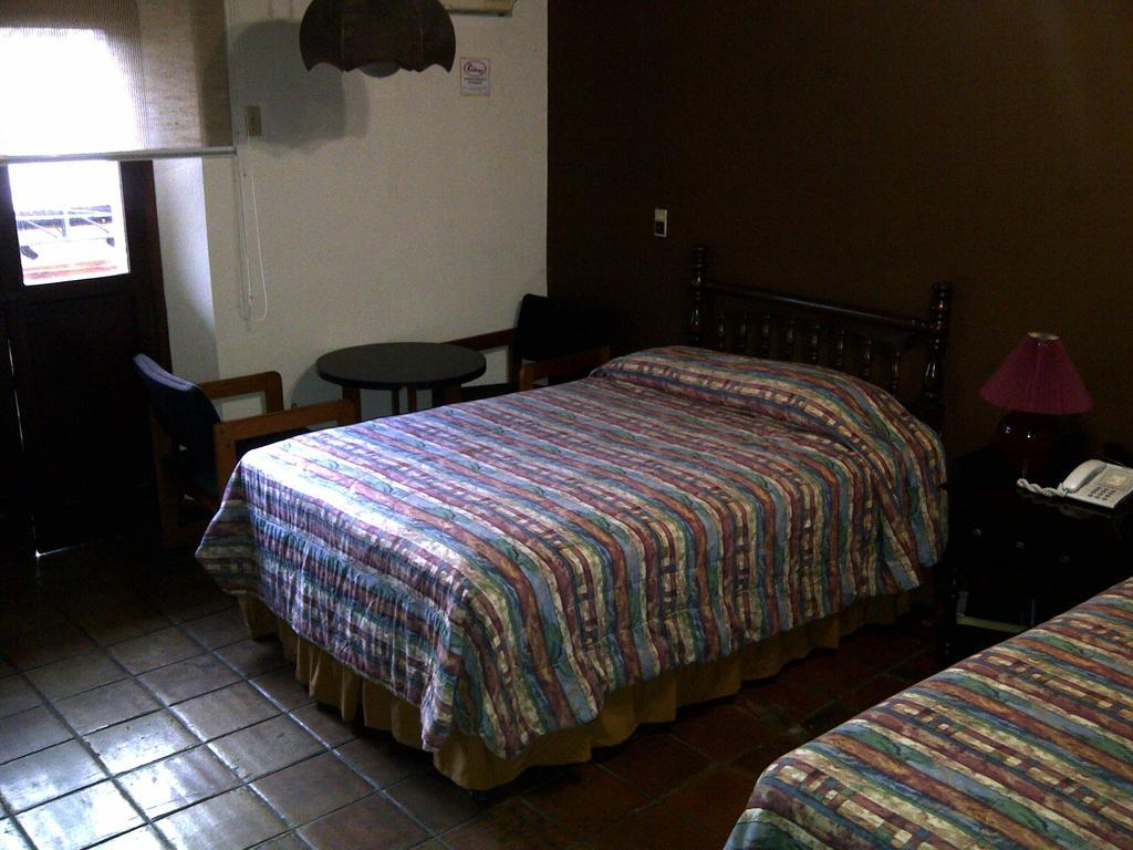 Hotel Posada de Don José Retalhuleu Chambre photo